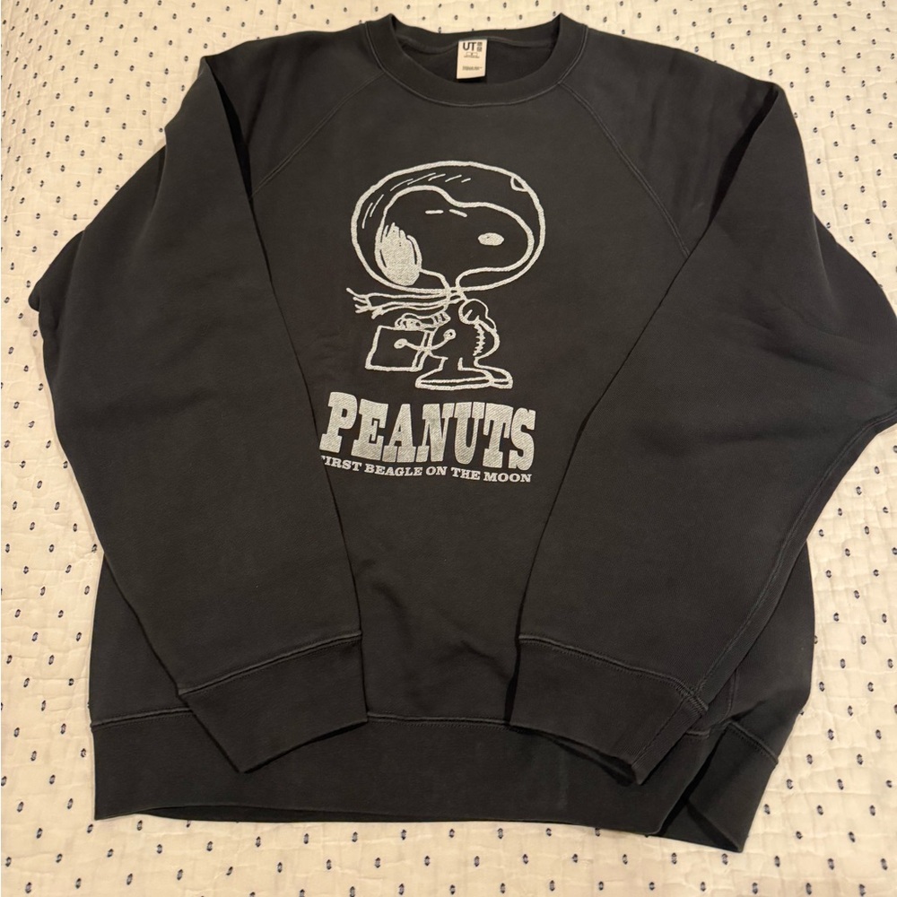 Uniqlo Peanuts sweatshirt